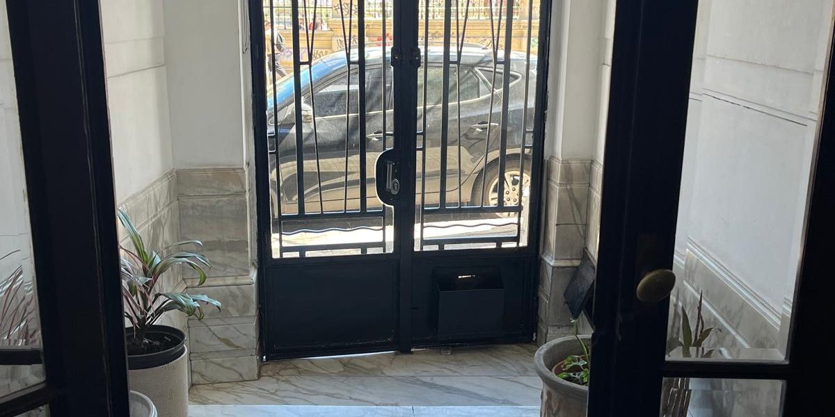 Venta apartamento Cordón ideal estudiantes o familias.